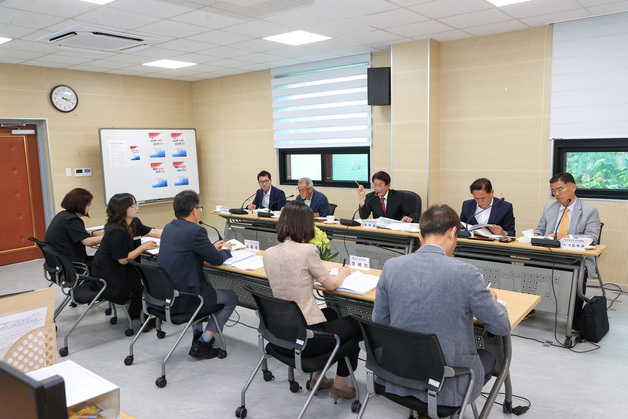 10년 만에 복귀하는 하학열, 고성군수직 인수위 닻 올렸다