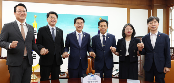 비교섭단체 원내대표 회동하는 조정식 의장