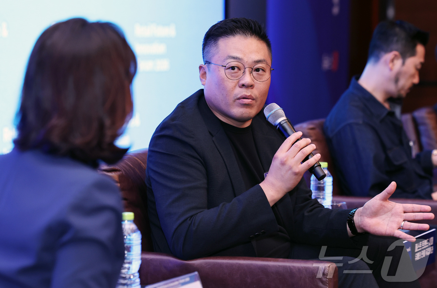 (서울=뉴스1) 구윤성 기자 = 이창열 이마트 유통산업연구소장이 18일 서울 여의도 콘래드호텔에서 열린 '2026 뉴스1 미래유통혁신포럼'(RFIF 2026) 패널토론에서 답변하고 …