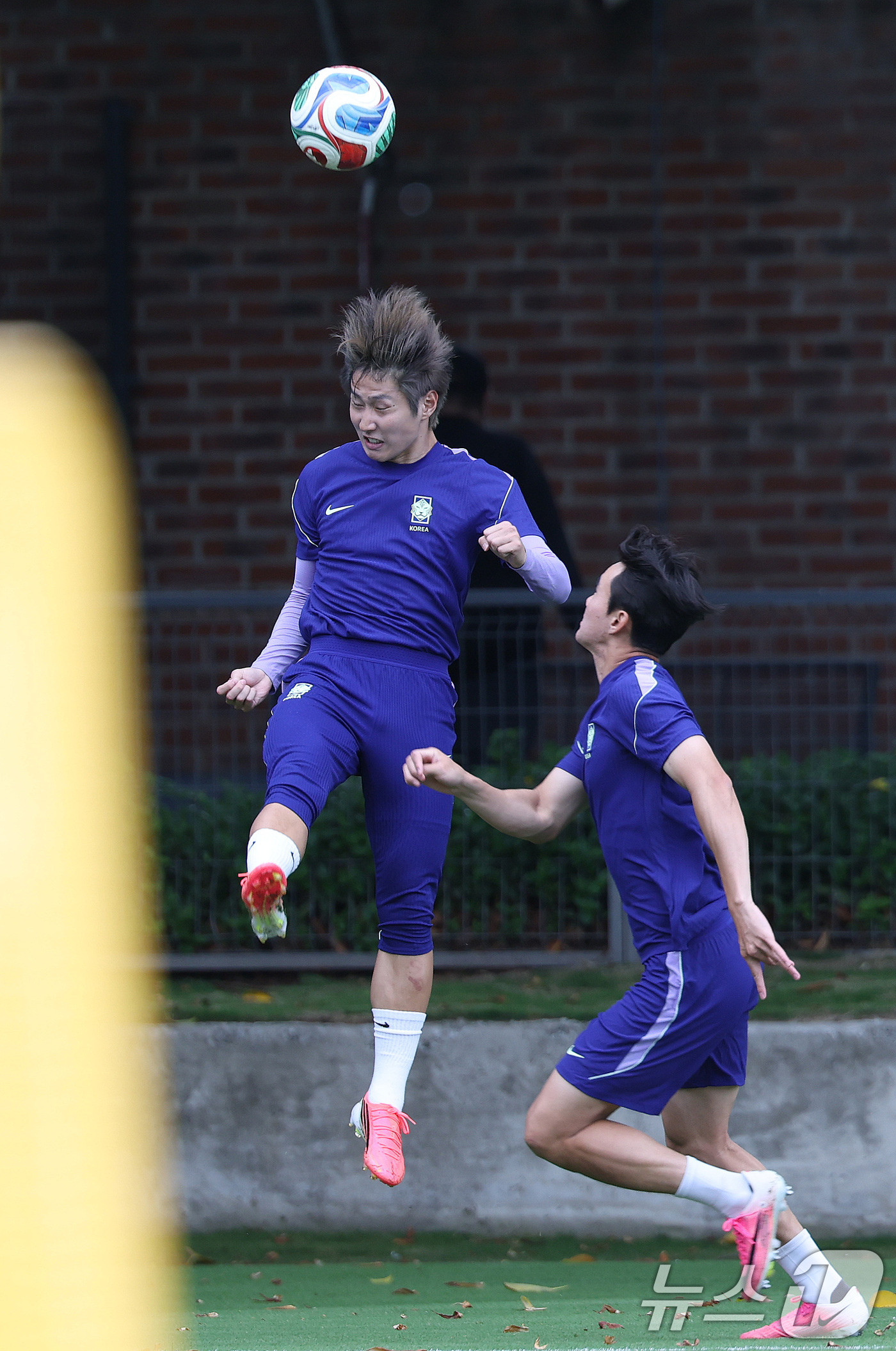 (과달라하라(멕시코)=뉴스1) 박지혜 기자 = 한국 축구 국가대표팀 이강인이 17일(현지시간) 멕시코 과달라하라 인근 사포판 치바스 바예 베르데 훈련장에서 멕시코와의 월드컵 조별리 …