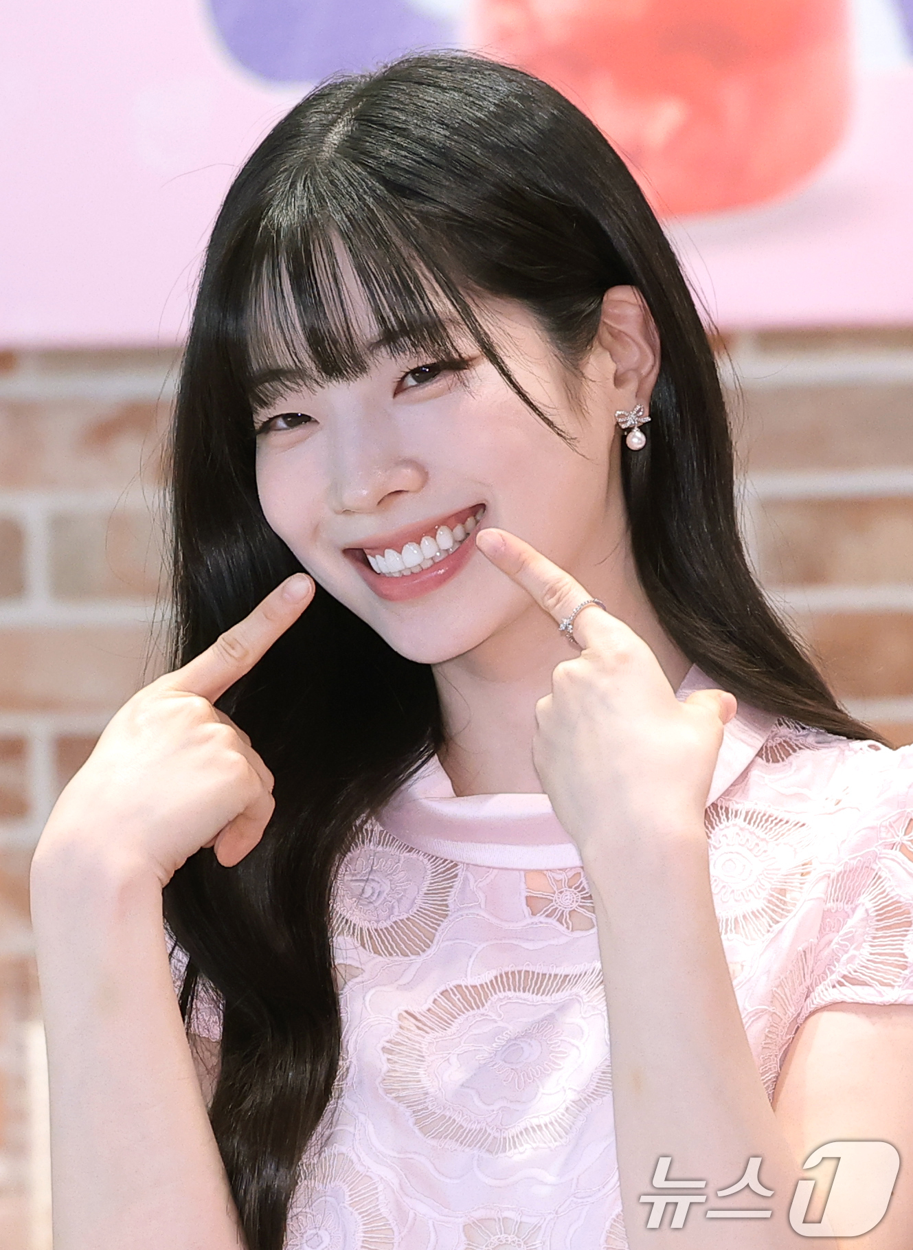 (서울=뉴스1) 권현진 기자 = 트와이스(TWICE) 다현이 18일 오후 서울 종로구 이마빌딩에서 열린 ’티젠X트와이스 콤부차 랩(LAB‘) 포토세션에 참석해 포즈를 취하고 있다. …