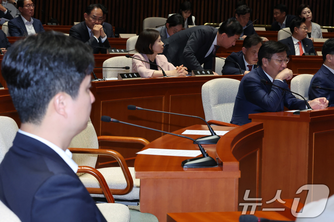 (서울=뉴스1) 신웅수 기자 = 18일 서울 여의도 국회에서 열린 국민의힘 의원총회에서 장동혁 대표의 자리가 비어 있다. 2026.6.18/뉴스1