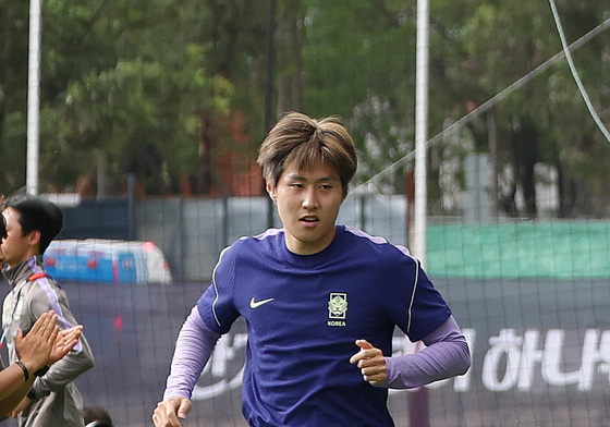 몸 푸는 이강인