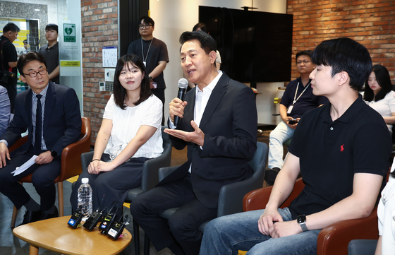 서울영커리언스 인턴들 만난 오세훈 시장