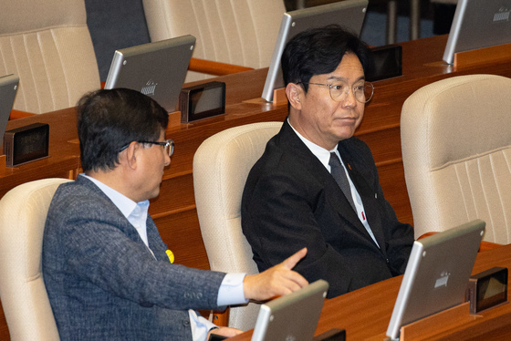 택배 포장 단속센터 만들고 의료폐기물 재활용 확대…환경법 9건 처리