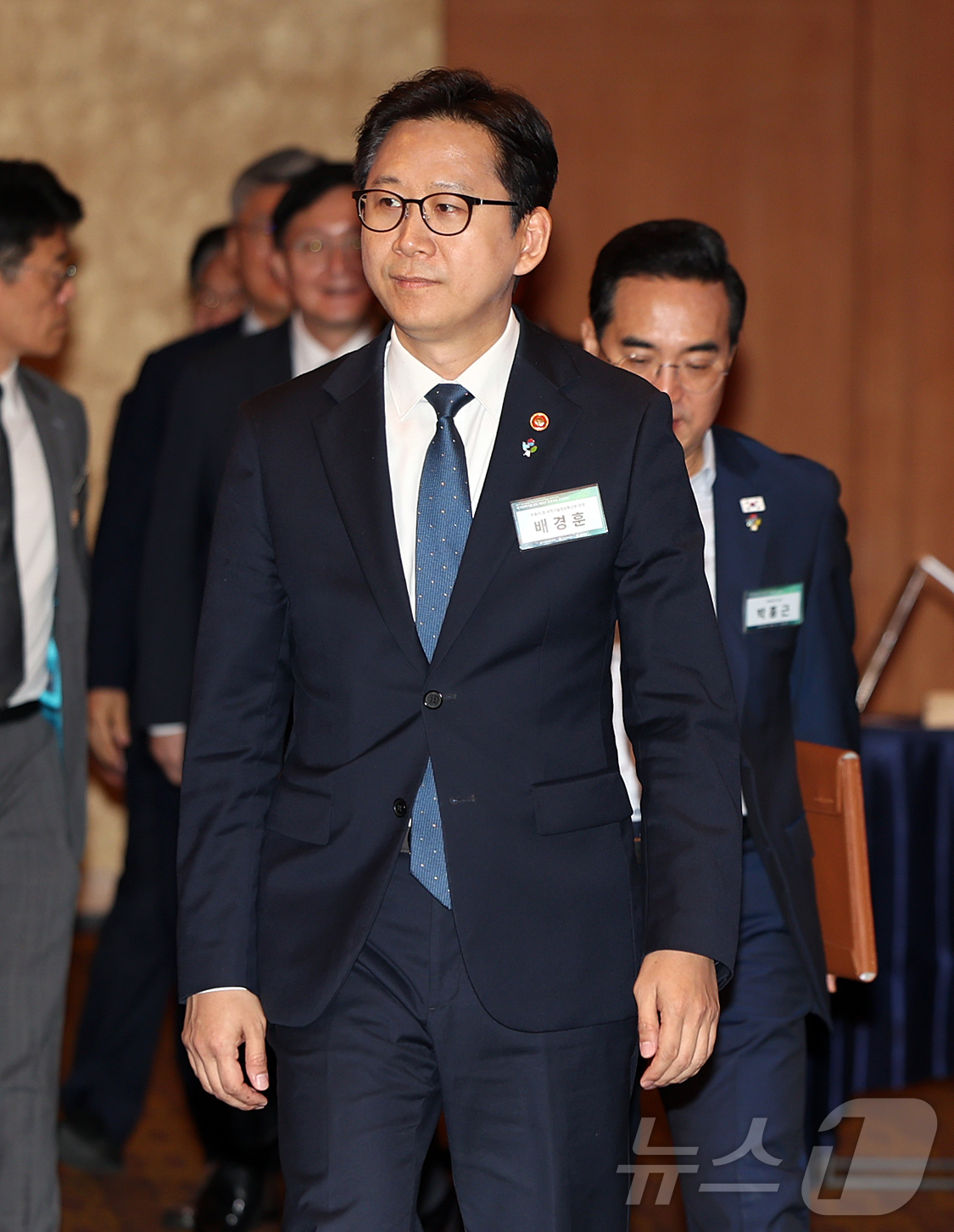 (서울=뉴스1) 김진환 기자 = 배경훈 부총리 겸 과학기술정보통신부 장관이 18일 오후 서울 중구 롯데호텔에서 열린 국가전략기술 선도 NEXT 프로젝트 추진대회에 참석하고 있다. …