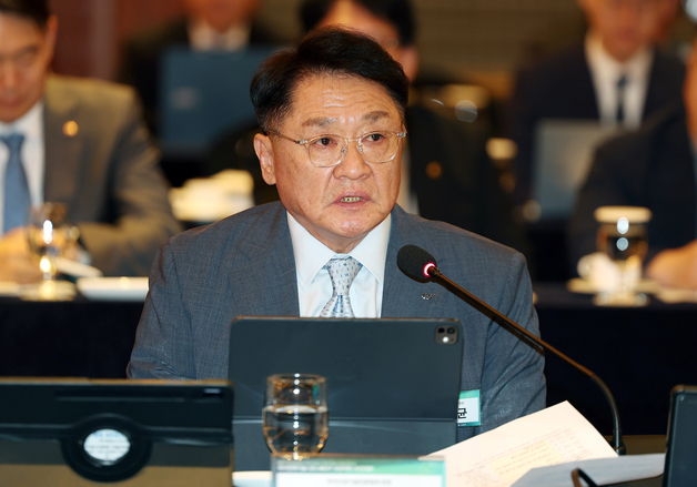 인사말 하는 구자균 회장