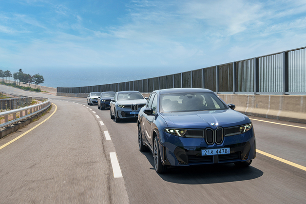 "10분 충전, 372㎞ 주행"…BMW, '노이어 클라쎄' iX3 출시(종합)