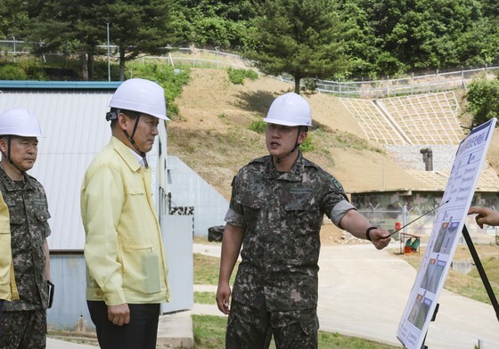 국방차관, 육군 2군단 방문…하계 집중호우 대비태세 점검