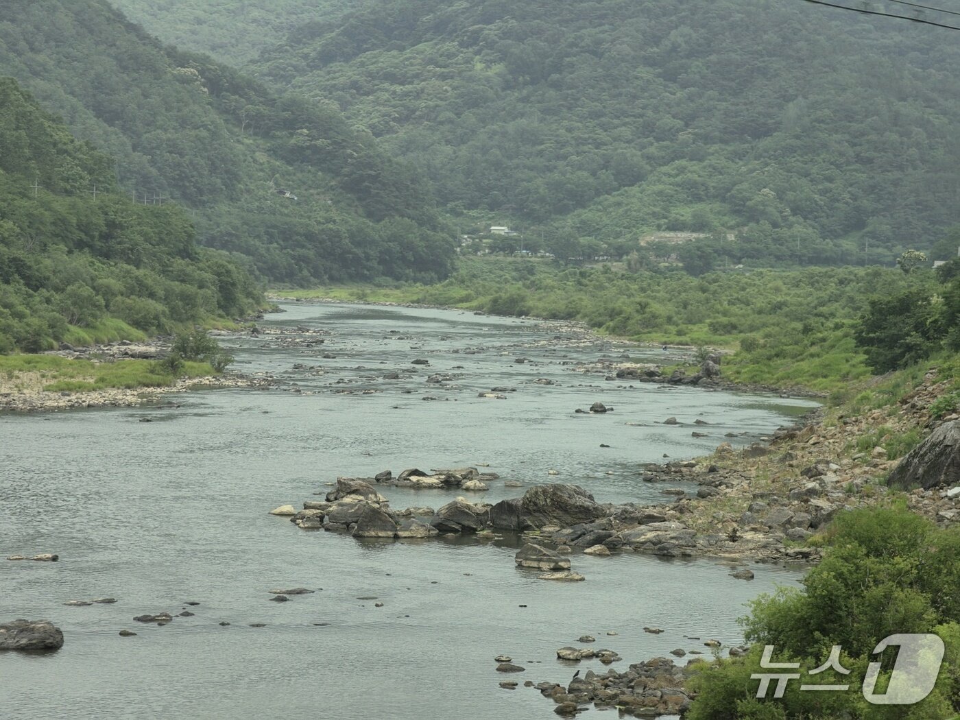 본문 이미지 - 전남 곡성 인근에서 본 섬진강 모습 ⓒ 뉴스1
