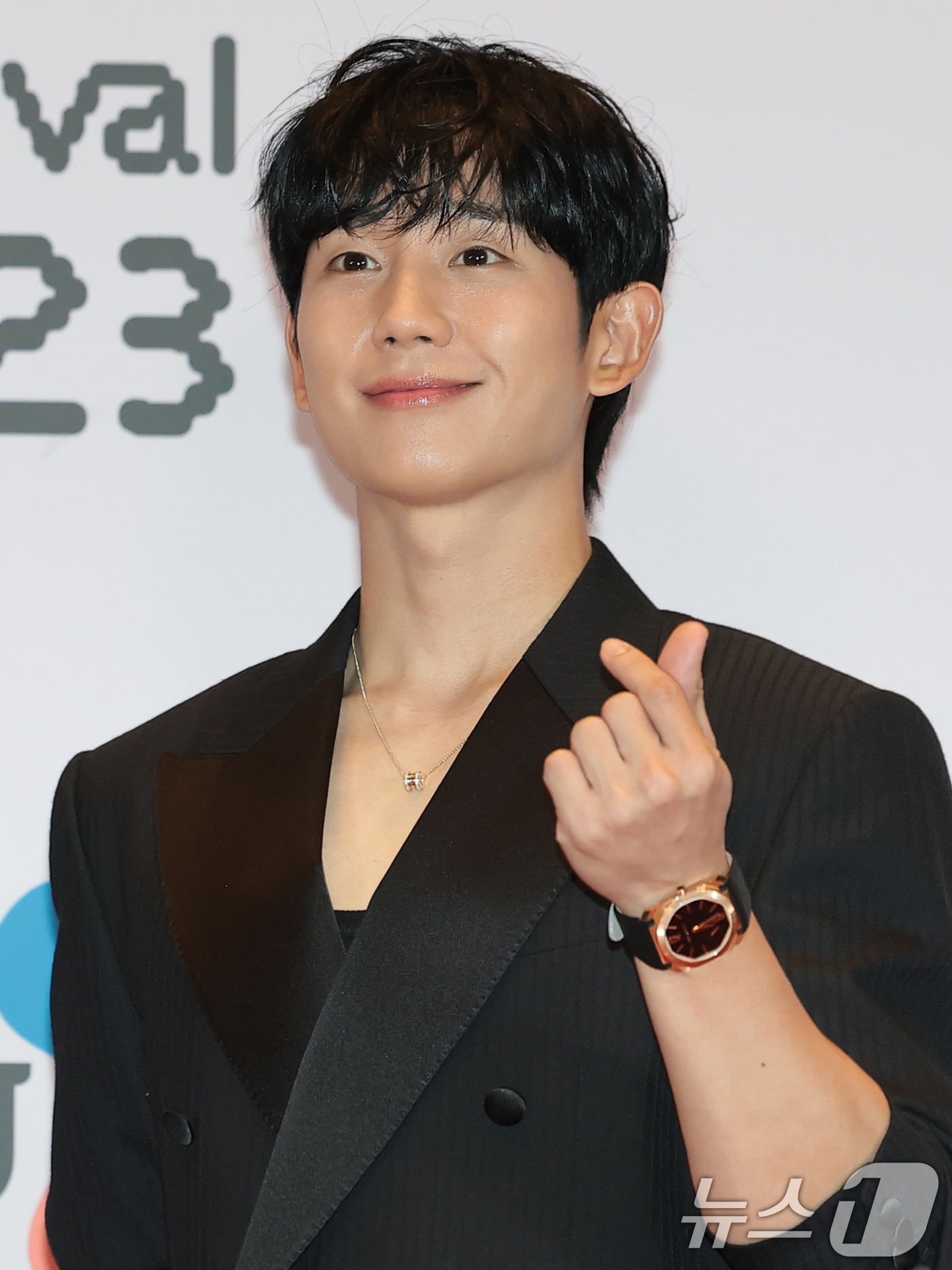 (서울=뉴스1) 권현진 기자 = 배우 정해인이 18일 서울 용산구 CGV 용산아이파크몰에서 열린 ’22회 미쟝센단편영화제‘ 개막식에 참석해 포즈를 취하고 있다. 2026.6.18/ …