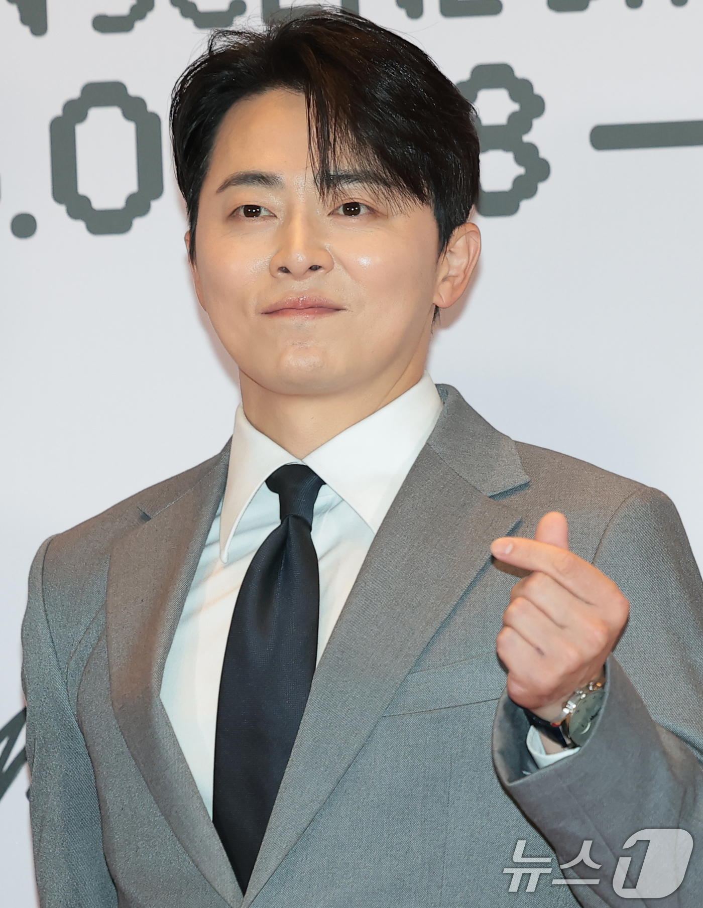 (서울=뉴스1) 권현진 기자 = 배우 조정석이 18일 서울 용산구 CGV 용산아이파크몰에서 열린 ’22회 미쟝센단편영화제‘ 개막식에 참석해 포즈를 취하고 있다. 2026.6.18/ …
