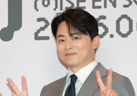 조정석, 개구쟁이 브이