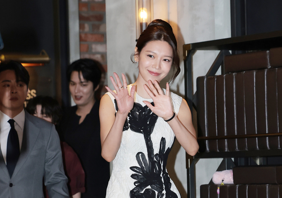 최수영, 되찾은 미소