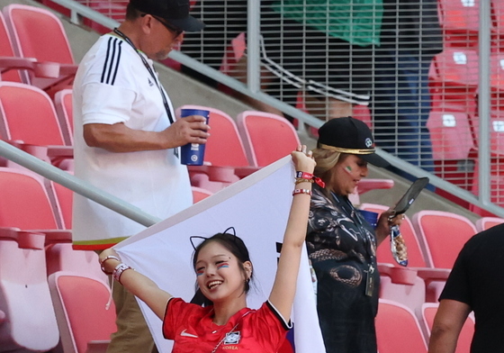 인종차별 당했던 유튜버, FIFA 공식 초청 받아 한-멕시코전 찾아