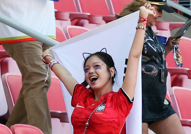 인종차별 당했던 유튜버 이노냥, FIFA 공식 초청 받아 경기장 방문