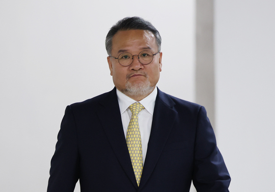 법정 들어서는 이일준 삼부토건 회장