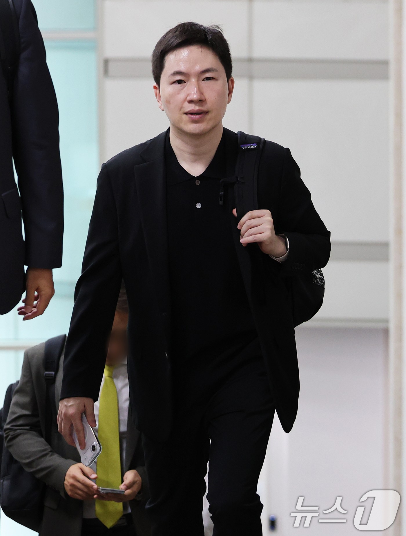 (서울=뉴스1) 오대일 기자 = 이원모 전 대통령실 공직기강비서관이 19일 서울 서초구 중앙지방법원에서 열린 '헌법재판관 미임명' 관련 직권남용 권리행사방해 등 공판에 출석하고 있 …