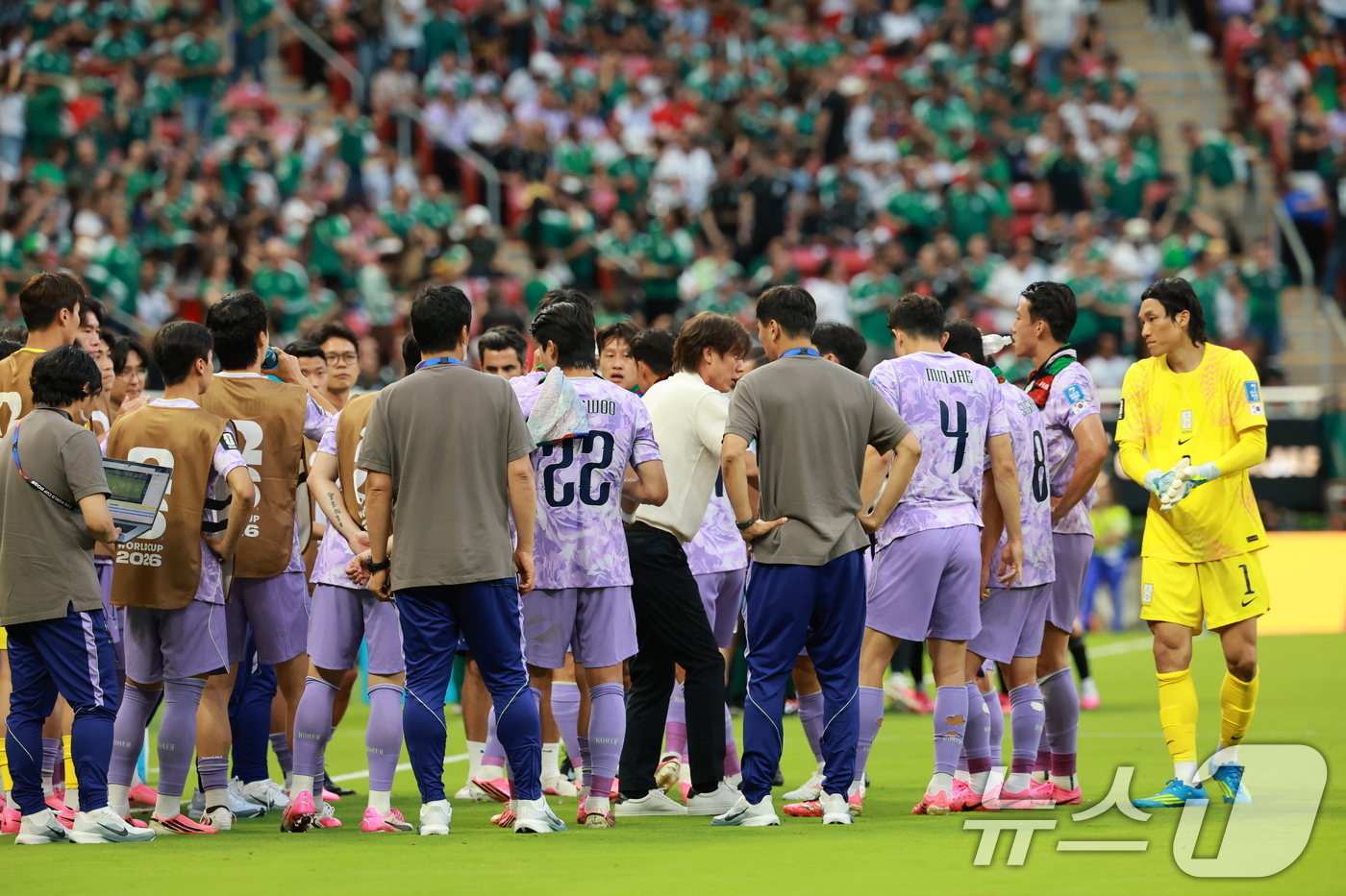 (과달라하라(멕시코)=뉴스1) 임세영 기자 = 대한민국 축구대표팀 홍명보 감독이 18일(현지시간) 멕시코 과달라하라 스타디움에서 열린 2026 북중미 월드컵 A조 조별리그 2차전 …