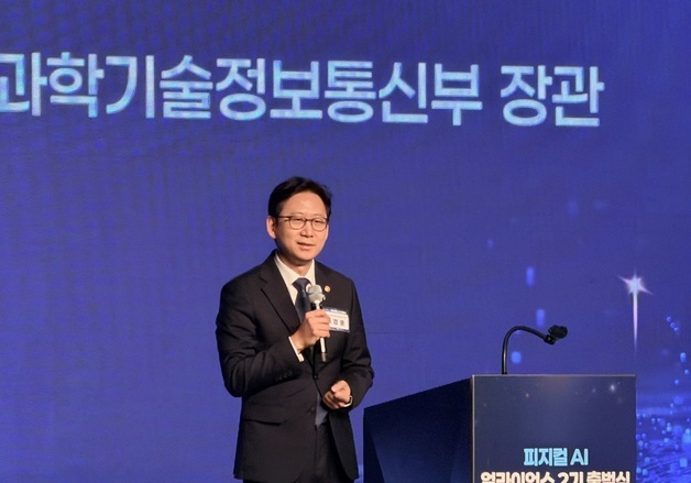 미토스 통제에 커진 AI 주권론…배경훈 "피지컬 AI 1강으로 도약"