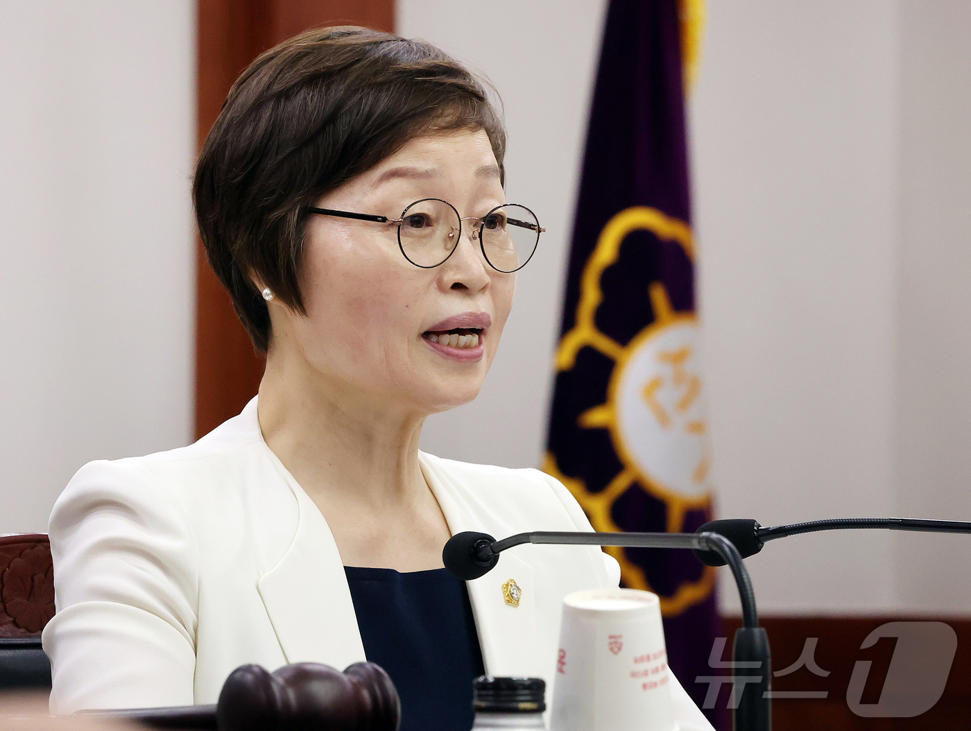 (과천=뉴스1) 김진환 기자 = 조현욱 중앙선거관리위원회 진상규명위원회 위원장이 19일 오전 경기 과천 중앙선관위원회에서 6·3 지방선거에서 벌어진 '투표용지 부족 사태' 조사 결 …