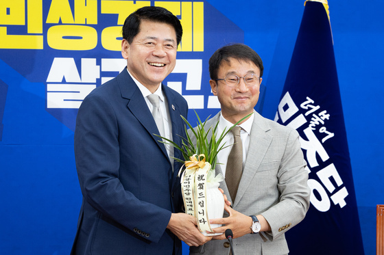민주당 찾은 김준형 조국혁신당 신임 원내대표