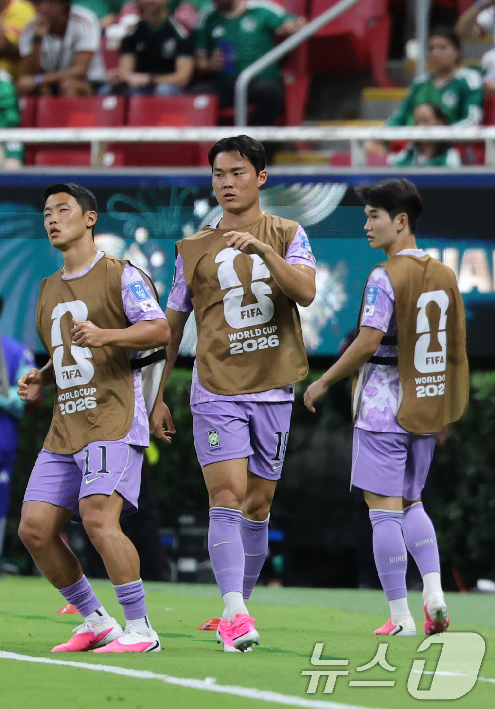 (과달라하라(멕시코)=뉴스1) 박지혜 기자 = 대한민국 축구국가대표팀 오현규·황희찬이 18일(현지시간) 멕시코 과달라하라 스타디움에서 열린 2026 북중미 월드컵 A조 조별리그 2 …