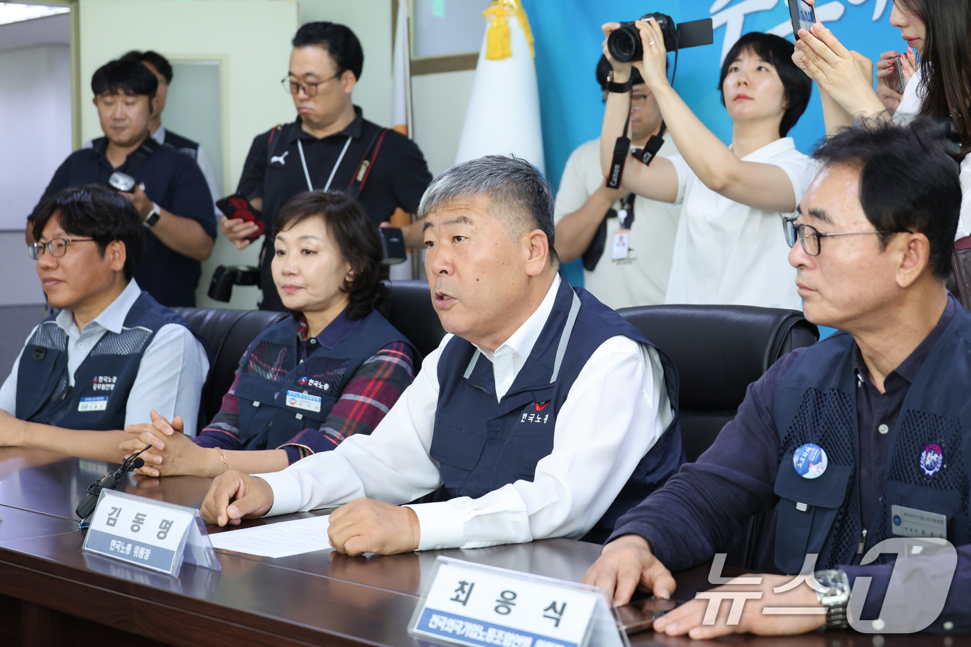 (서울=뉴스1) 신웅수 기자 = 김동명 한국노총 위원장이 19일 서울 여의도 한국노총에서 열린 국민의힘 간담회에서 인사말을 하고 있다. 2026.6.19/뉴스1