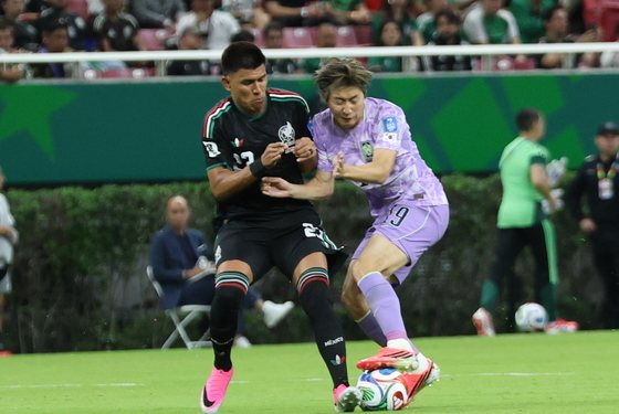 [속보] 한국 0-1 멕시코…후반 5분 루이스 로모에게 아쉬운 실점
