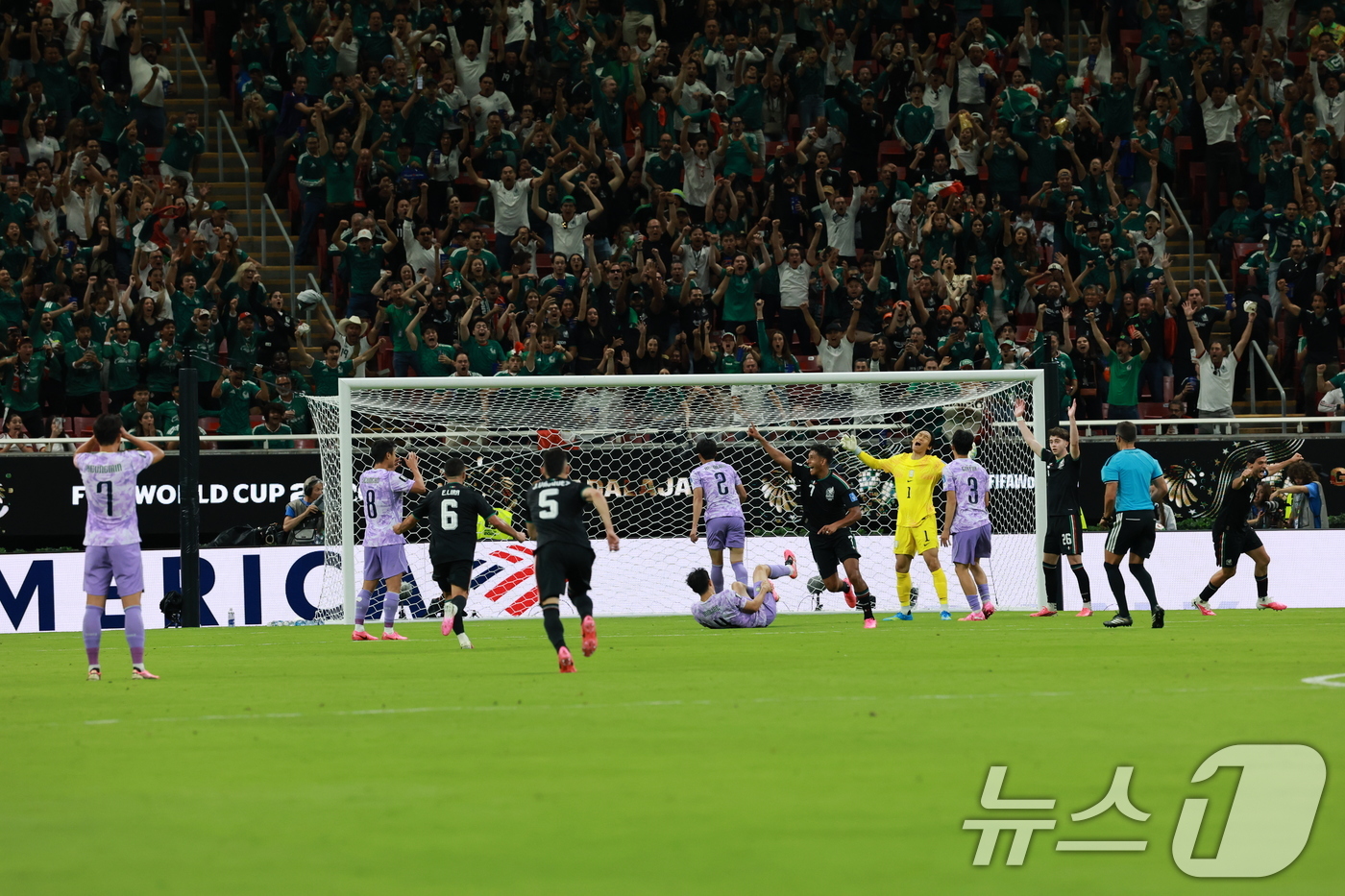 (과달라하라(멕시코)=뉴스1) 임세영 기자 = 멕시코 축구국가대표팀 루이스 로모가 18일(현지시간) 멕시코 과달라하라 스타디움에서 열린 2026 북중미 월드컵 A조 조별리그 2차전 …