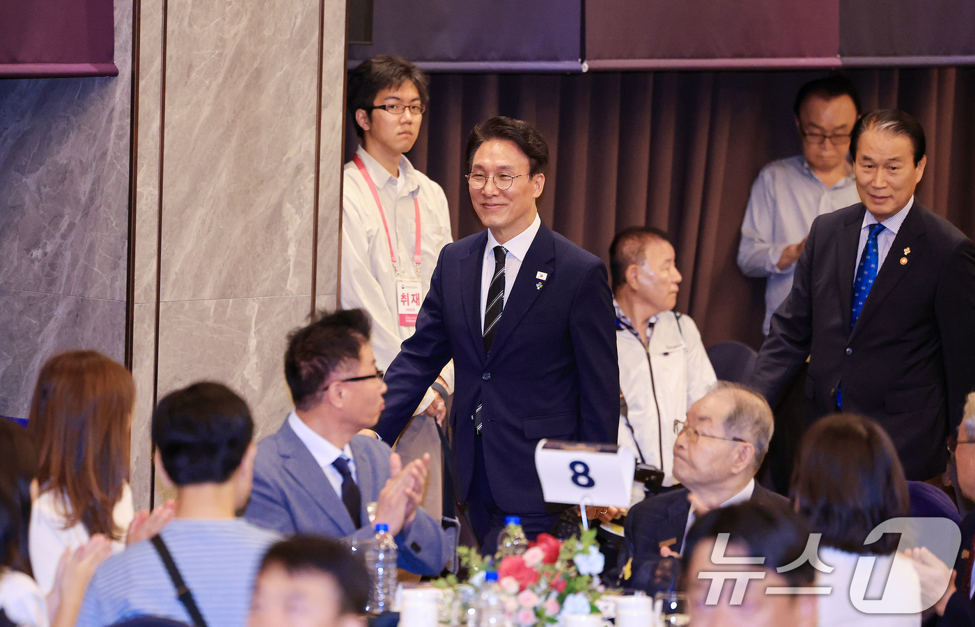 (서울=뉴스1) 이호윤 기자 = 김민석 국무총리가 19일 서울 용산구 전쟁기념관 피스앤파크 컨벤션에서 열린 2026년 호국보훈의 달 정부포상식에 참석하고 있다. 2026.6.19/ …