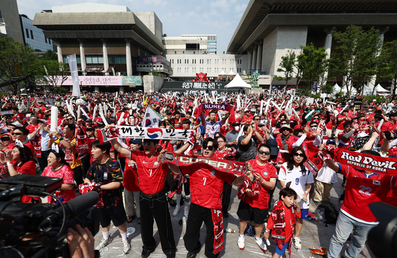 광화문광장에 모인 붉은악마