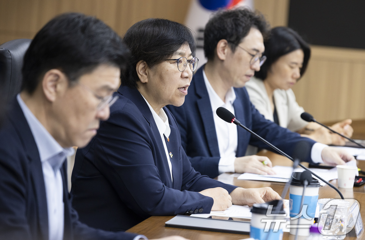 (서울=뉴스1) = 정은경 보건복지부 장관이 19일 전남 순천시 동부지역본부에서 열린 '응급환자 이송체계 혁신 시범사업 최종 간담회'에서 발언하고 있다. (보건복지부 제공. 재판매 …