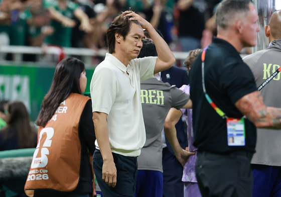 홍명보 감독 '아쉬운 패배'