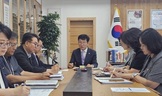 윤건영 충북교육감 "폭염·집중호우 대비책 철저히 점검해야"
