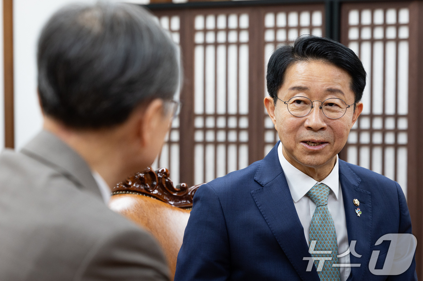(서울=뉴스1) 유승관 기자 = 조정식 국회의장이 19일 서울 여의도 국회에서 조현 외교부 장관을 접견, 인사말을 하고 있다. 2026.6.19/뉴스1
