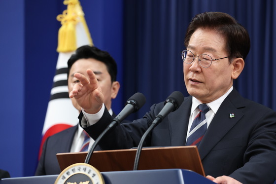 이재명 대통령 "교황, DMZ·방북 요청에 '적극 고려·추진' 답변"