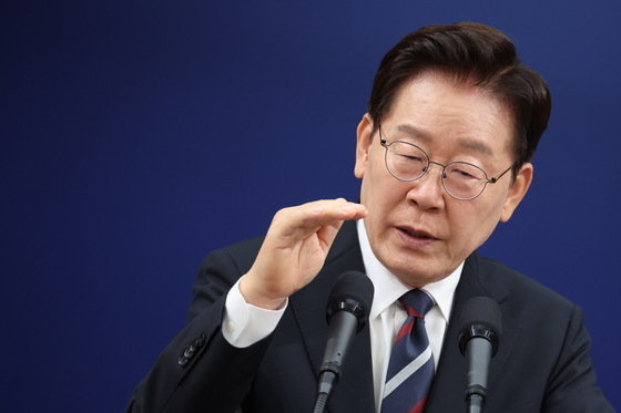 李대통령 "같은 진영서 경쟁 아닌 전쟁 해서야…원수 싸우듯 하지 말라"(종합)