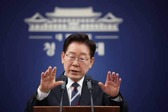 李대통령 "코스피 9000 자화자찬? 내가 언제…없는 얘기 만들지 말라"