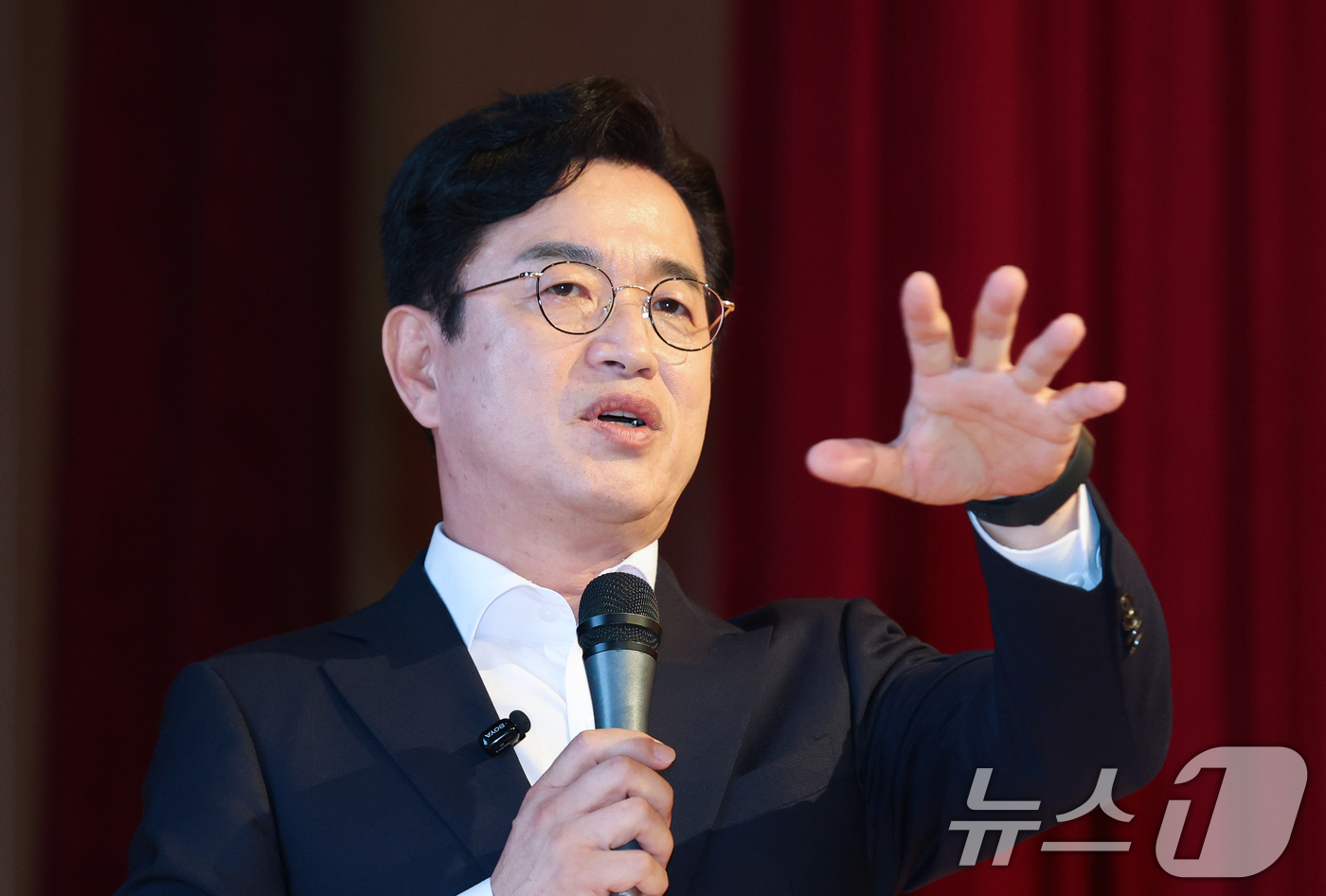 (대전=뉴스1) 김기태 기자 = 허태정 대전시장 당선인이 19일 대전 유성구 대전컨벤션센터(DCC)에서 열린 시민과 함께 만드는 타운홀미팅에서 정책을 발표하고 있다.  2026.6 …