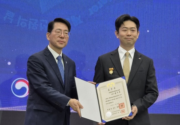 권기흥 에이치라인해운 노조위원장, 바다의 날 기념 '대통령 표창'