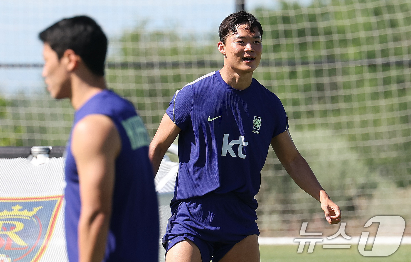 (헤리먼(유타주)=뉴스1) 임세영 기자 = 대한민국 축구대표팀 오현규가 1일(현지시간) 미국 유타주 헤리먼에 위치한 자이언스뱅크 트레이닝센터에서 훈련을 하고 있다. 2026.6.2 …