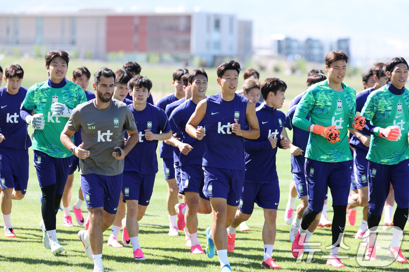 (헤리먼(유타주)=뉴스1) 임세영 기자 = 대한민국 축구대표팀 선수들이 1일(현지시간) 미국 유타주 헤리먼에 위치한 자이언스뱅크 트레이닝센터에서 훈련을 하고 있다. 2026.6.2 …