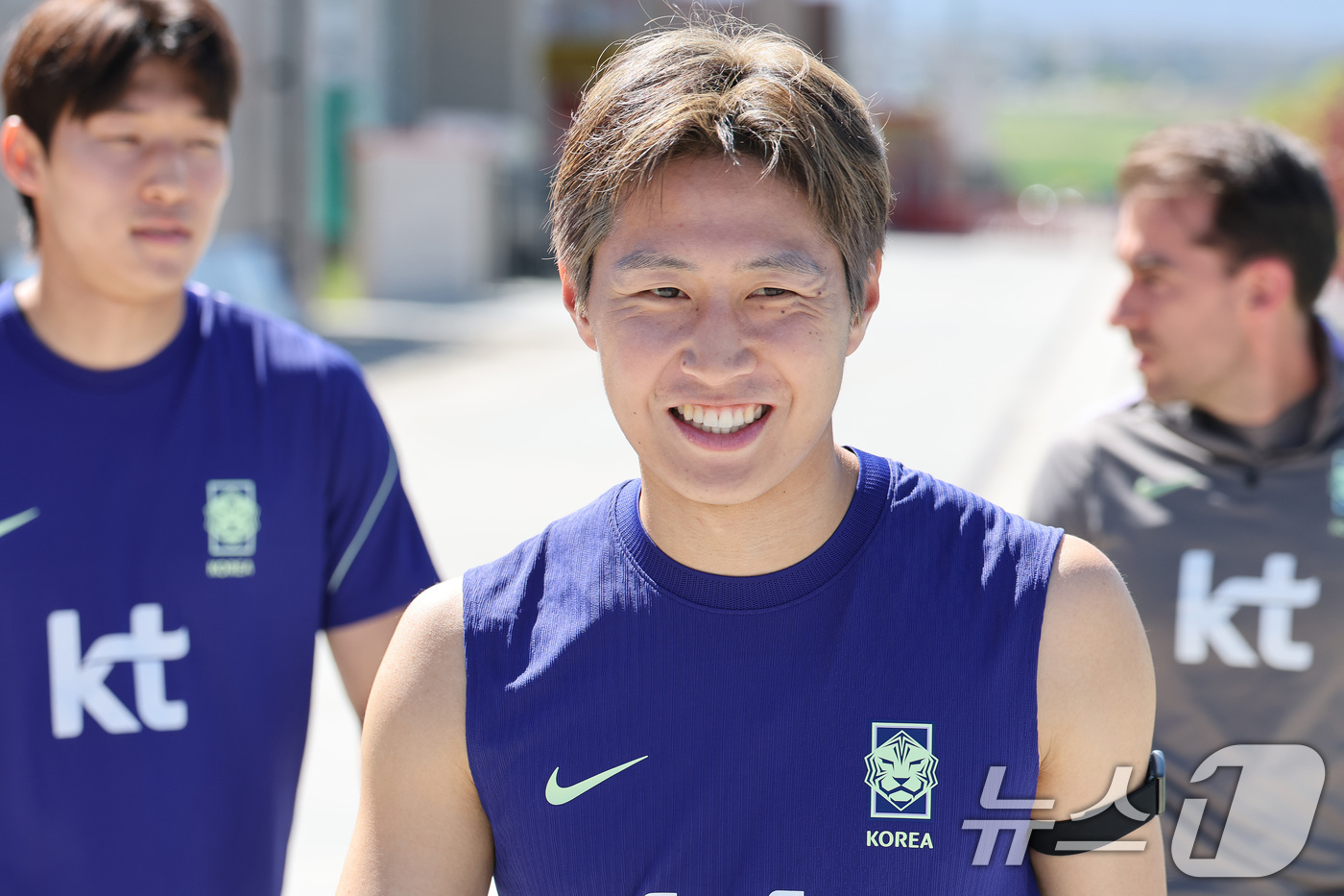 (헤리먼(유타주)=뉴스1) 임세영 기자 = 대한민국 축구대표팀 이강인이 1일(현지시간) 미국 유타주 헤리먼에 위치한 자이언스뱅크 트레이닝센터에서 훈련을 나서고 있다. 2026.6. …