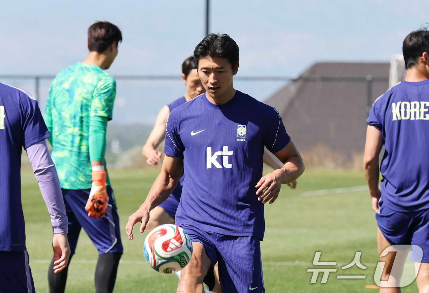 (헤리먼(유타주)=뉴스1) 임세영 기자 = 대한민국 축구대표팀 조규성이 1일(현지시간) 미국 유타주 헤리먼에 위치한 자이언스뱅크 트레이닝센터에서 훈련을 하고 있다. 2026.6.2 …