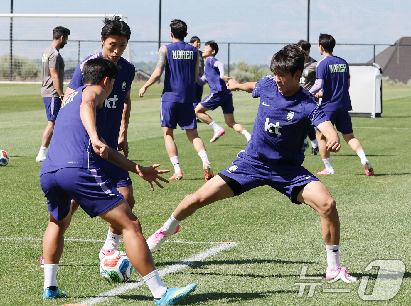 (헤리먼(유타주)=뉴스1) 임세영 기자 = 대한민국 축구대표팀 조위제가 1일(현지시간) 미국 유타주 헤리먼에 위치한 자이언스뱅크 트레이닝센터에서 훈련을 하고 있다. 2026.6.2 …