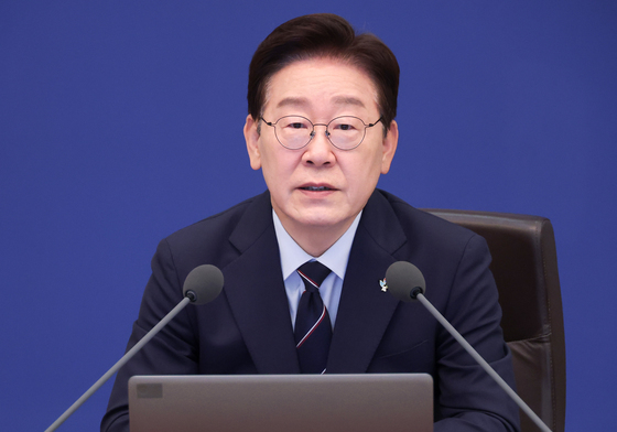 李대통령 "물가안정 위해 정부 비축분 선제공급…매점매석·담합시 회사 망해"