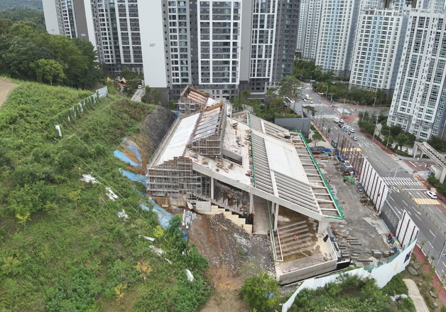 진주시 동부시립도서관 건립 8개월 만에 공사 재개