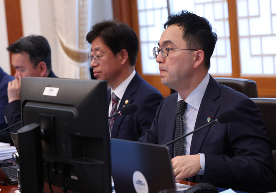 이재명 대통령 발언 듣는 구자현 검찰총장 대행