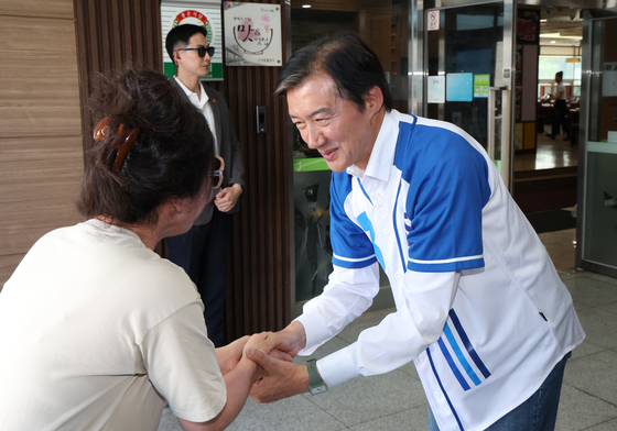 '기호 3번 조국입니다'